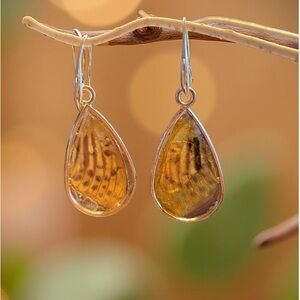 Elegant Silver tone Teardrop Earrings